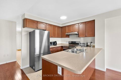 Photo 7 at 27 - 649E Warden Avenue, Birchmount, Toronto