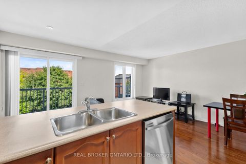 Photo 11 at 27 - 649E Warden Avenue, Birchmount, Toronto