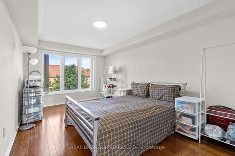 Photo 19 at 27 - 649E Warden Avenue, Birchmount, Toronto