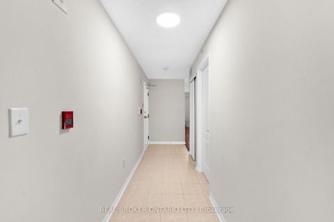 Photo 27 at 27 - 649E Warden Avenue, Birchmount, Toronto