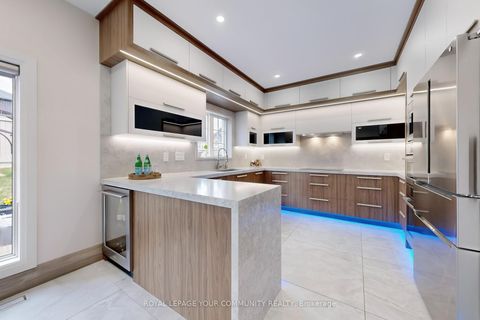 Photo 17 at 1 Princess Isabella Court, Patterson, Vaughan