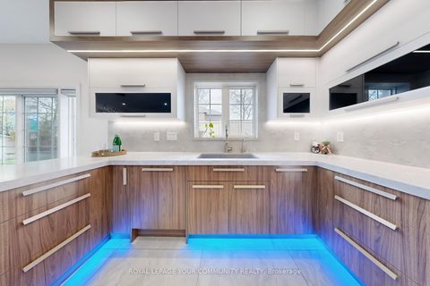 Photo 18 at 1 Princess Isabella Court, Patterson, Vaughan