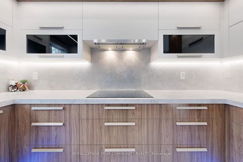 Photo 19 at 1 Princess Isabella Court, Patterson, Vaughan