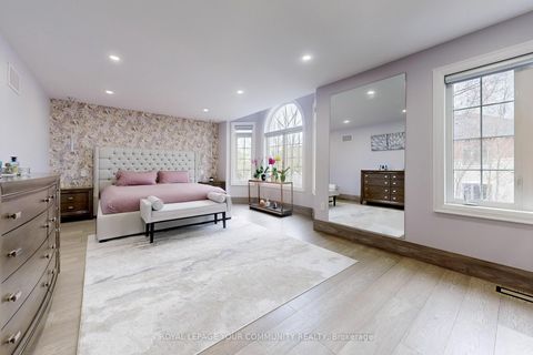 Photo 24 at 1 Princess Isabella Court, Patterson, Vaughan