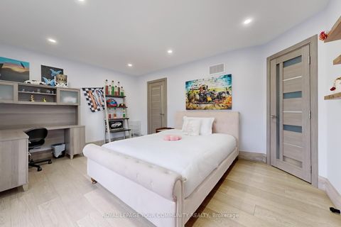 Photo 33 at 1 Princess Isabella Court, Patterson, Vaughan