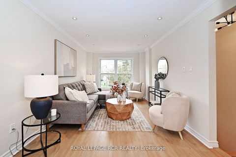 Photo 4 at 28 Wyatt Lane, Bayview Wellington, Aurora