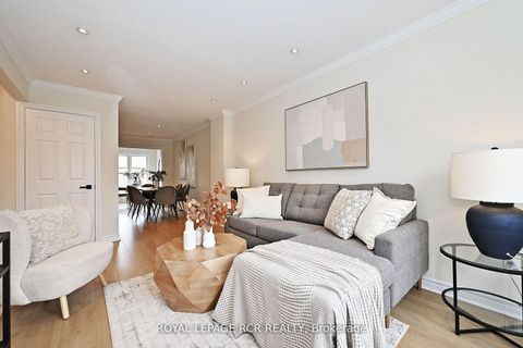 Photo 6 at 28 Wyatt Lane, Bayview Wellington, Aurora