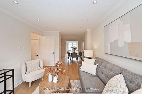 Photo 7 at 28 Wyatt Lane, Bayview Wellington, Aurora