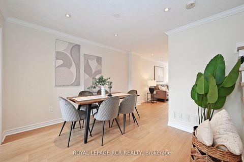 Photo 10 at 28 Wyatt Lane, Bayview Wellington, Aurora