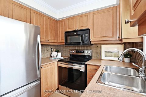 Photo 13 at 28 Wyatt Lane, Bayview Wellington, Aurora