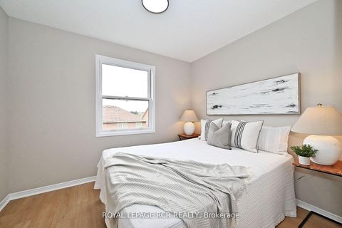 Photo 21 at 28 Wyatt Lane, Bayview Wellington, Aurora
