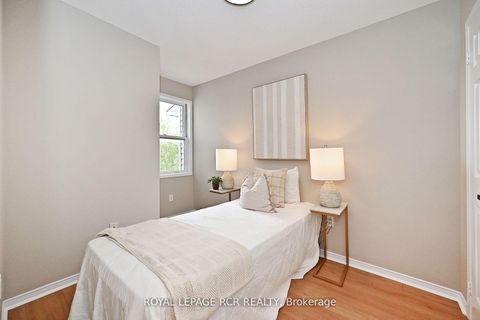 Photo 23 at 28 Wyatt Lane, Bayview Wellington, Aurora
