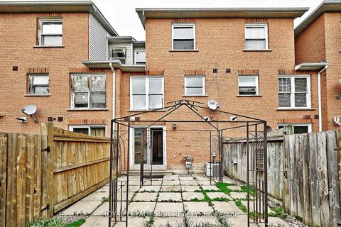Photo 31 at 28 Wyatt Lane, Bayview Wellington, Aurora