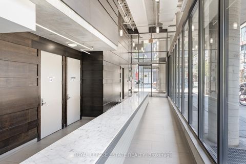 Photo 1 at 304 - 533 Richmond Street W, Waterfront Communities C1, Toronto