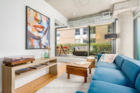 Photo 15 at 304 - 533 Richmond Street W, Waterfront Communities C1, Toronto