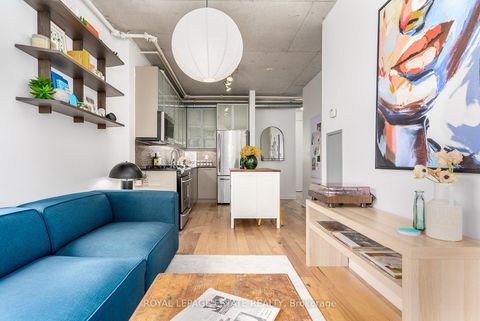 Photo 16 at 304 - 533 Richmond Street W, Waterfront Communities C1, Toronto