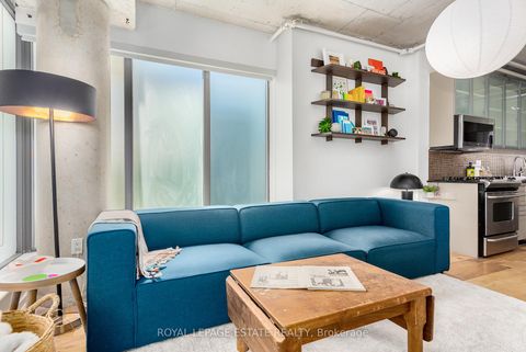 Photo 17 at 304 - 533 Richmond Street W, Waterfront Communities C1, Toronto