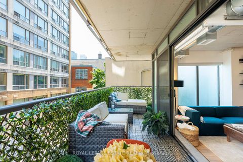 Photo 27 at 304 - 533 Richmond Street W, Waterfront Communities C1, Toronto