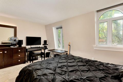 Photo 31 at 83 Gwynne Avenue, South Parkdale, Toronto