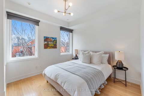 Photo 31 at 6 - 10A Cecil Street, Chinatown, Toronto