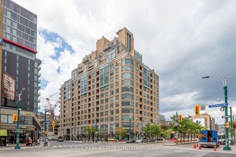 Photo 1 at 816 - 438 Richmond Street W, Waterfront Communities C1, Toronto