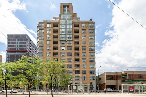 Photo 2 at 816 - 438 Richmond Street W, Waterfront Communities C1, Toronto