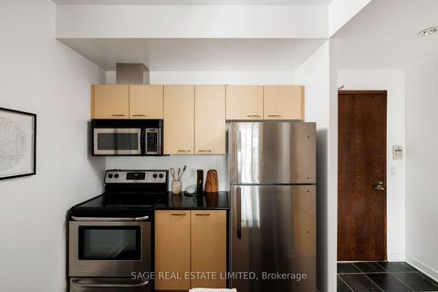 Photo 16 at 816 - 438 Richmond Street W, Waterfront Communities C1, Toronto