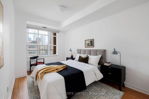 Photo 18 at 816 - 438 Richmond Street W, Waterfront Communities C1, Toronto