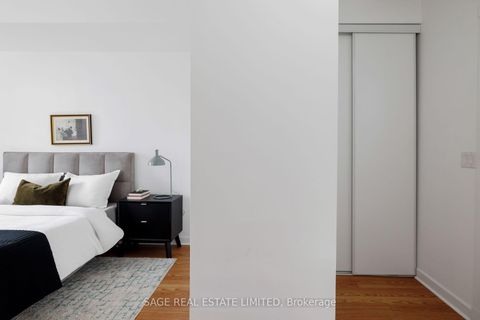 Photo 22 at 816 - 438 Richmond Street W, Waterfront Communities C1, Toronto