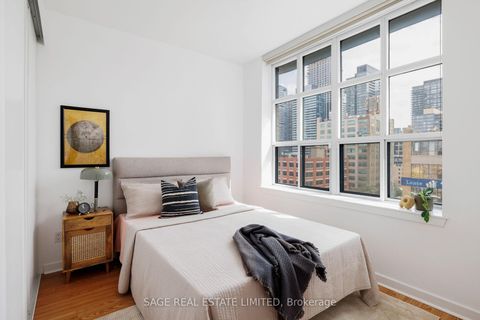 Photo 25 at 816 - 438 Richmond Street W, Waterfront Communities C1, Toronto
