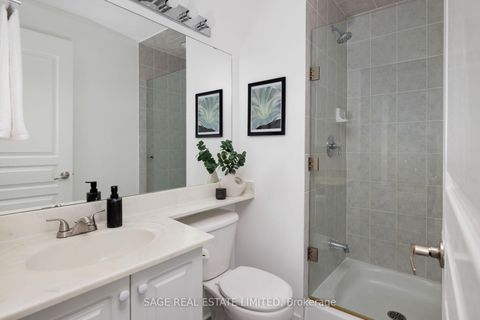 Photo 28 at 816 - 438 Richmond Street W, Waterfront Communities C1, Toronto