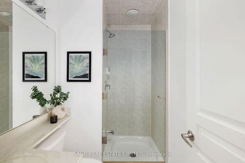 Photo 29 at 816 - 438 Richmond Street W, Waterfront Communities C1, Toronto