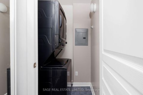 Photo 30 at 816 - 438 Richmond Street W, Waterfront Communities C1, Toronto