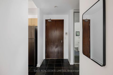 Photo 31 at 816 - 438 Richmond Street W, Waterfront Communities C1, Toronto