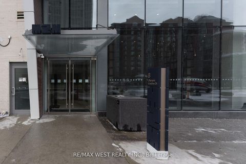 Photo 5 at 314 - 8 Olympic Garden, Newtonbrook East, Toronto