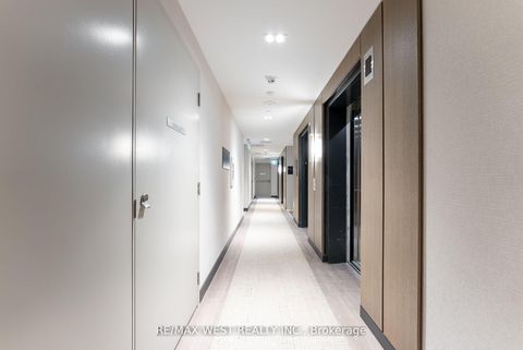 Photo 7 at 314 - 8 Olympic Garden, Newtonbrook East, Toronto