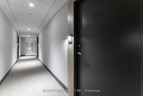 Photo 8 at 314 - 8 Olympic Garden, Newtonbrook East, Toronto
