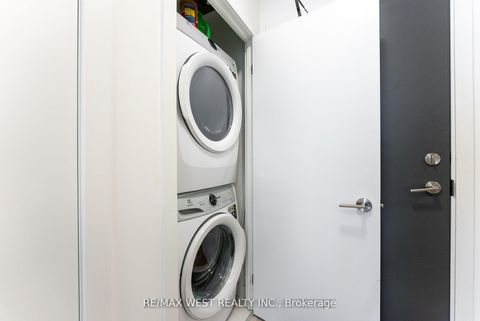 Photo 11 at 314 - 8 Olympic Garden, Newtonbrook East, Toronto