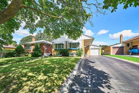 Photo 1 at 28 Winnipeg Road, The Westway, Toronto