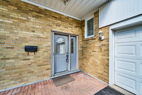 Photo 3 at 28 Winnipeg Road, The Westway, Toronto