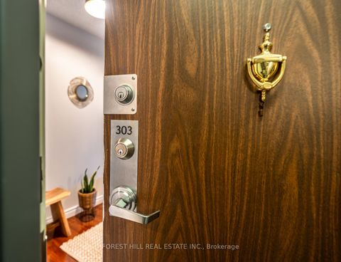 Photo 2 at 303 - 225 Bamburgh Circle, Steeles, Toronto