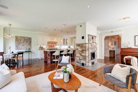 Photo 11 at 12 Gradwell Drive, Cliffcrest, Toronto