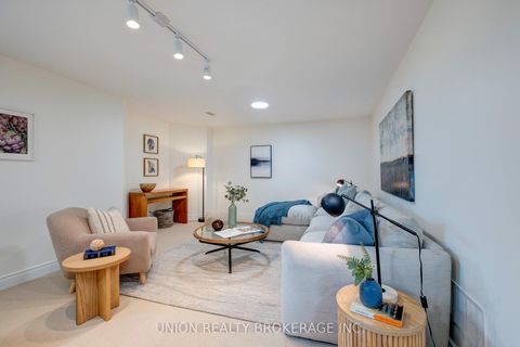 Photo 31 at 12 Gradwell Drive, Cliffcrest, Toronto
