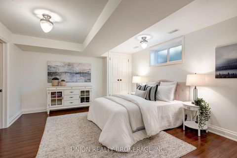 Photo 36 at 12 Gradwell Drive, Cliffcrest, Toronto