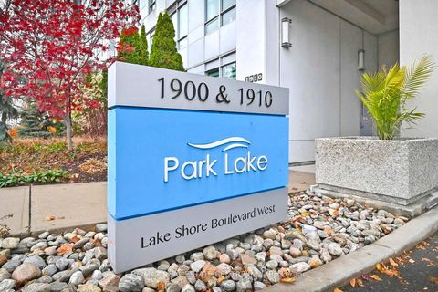 Photo 1 at 808 - 1900 Lake Shore Boulevard W, South Parkdale, Toronto