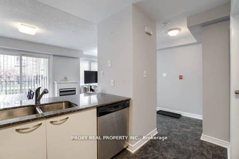 Photo 5 at 829 - 75 Weldrick Road E, Observatory, Richmond Hill
