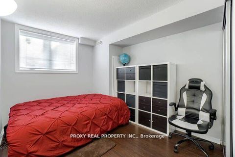 Photo 10 at 829 - 75 Weldrick Road E, Observatory, Richmond Hill Photo 10 at 829 - 75 Weldrick Road E, Observatory, Richmond Hill