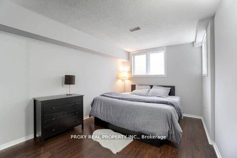 Photo 11 at 829 - 75 Weldrick Road E, Observatory, Richmond Hill Photo 11 at 829 - 75 Weldrick Road E, Observatory, Richmond Hill