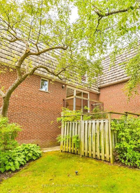 Photo 1 at 32 Scenic Mill Way, Windfields, Toronto