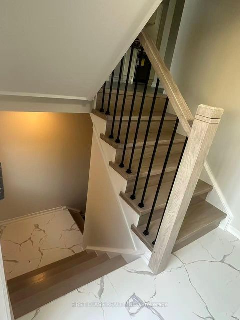 Photo 3 at 32 Scenic Mill Way, Windfields, Toronto